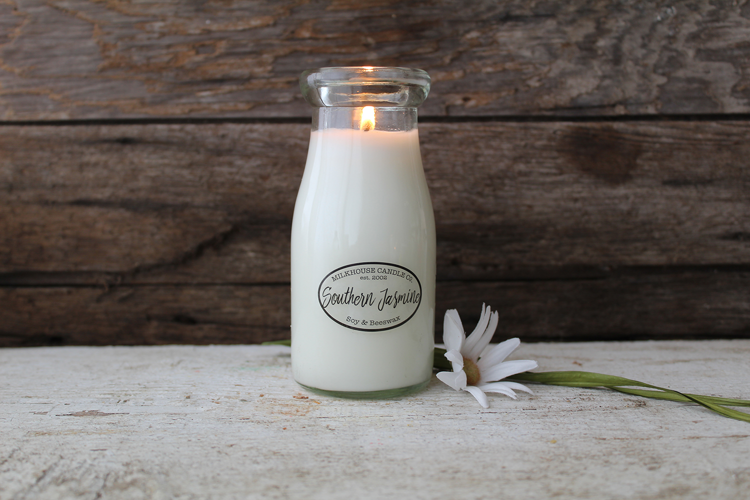 MILKHOUSE CANDLE Lumanare parfumata cu iasomie de Sud MILKBOTTLE (227 g)